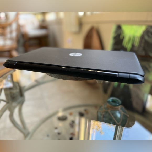 HP WINDOWS 8 LAPTOP- 17” Touchscreen Laptop- Includes Charger and Free Case - Picture 6 of 14